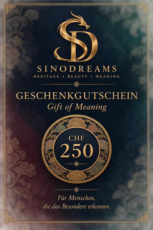 Sinodreams Geschenkgutschein
Das perfekte Geschenk für Menschen, die das Besondere erkennen.

Nicht jede Persönlichkeit lässt sich mit einem gewöhnlichen Geschenk überraschen.

Manche Menschen haben einen ausgeprägten Sinn für Stil, Qualität und Individualität. Für genau diese Menschen gibt es den Sinodreams Geschenkgutschein.

Schenken Sie nicht irgendeine Tasche. Schenken Sie die Freiheit, das perfekte Stück selbst auszuwählen.

Schenken ohne Risiko. Schenken mit Bedeutung.

