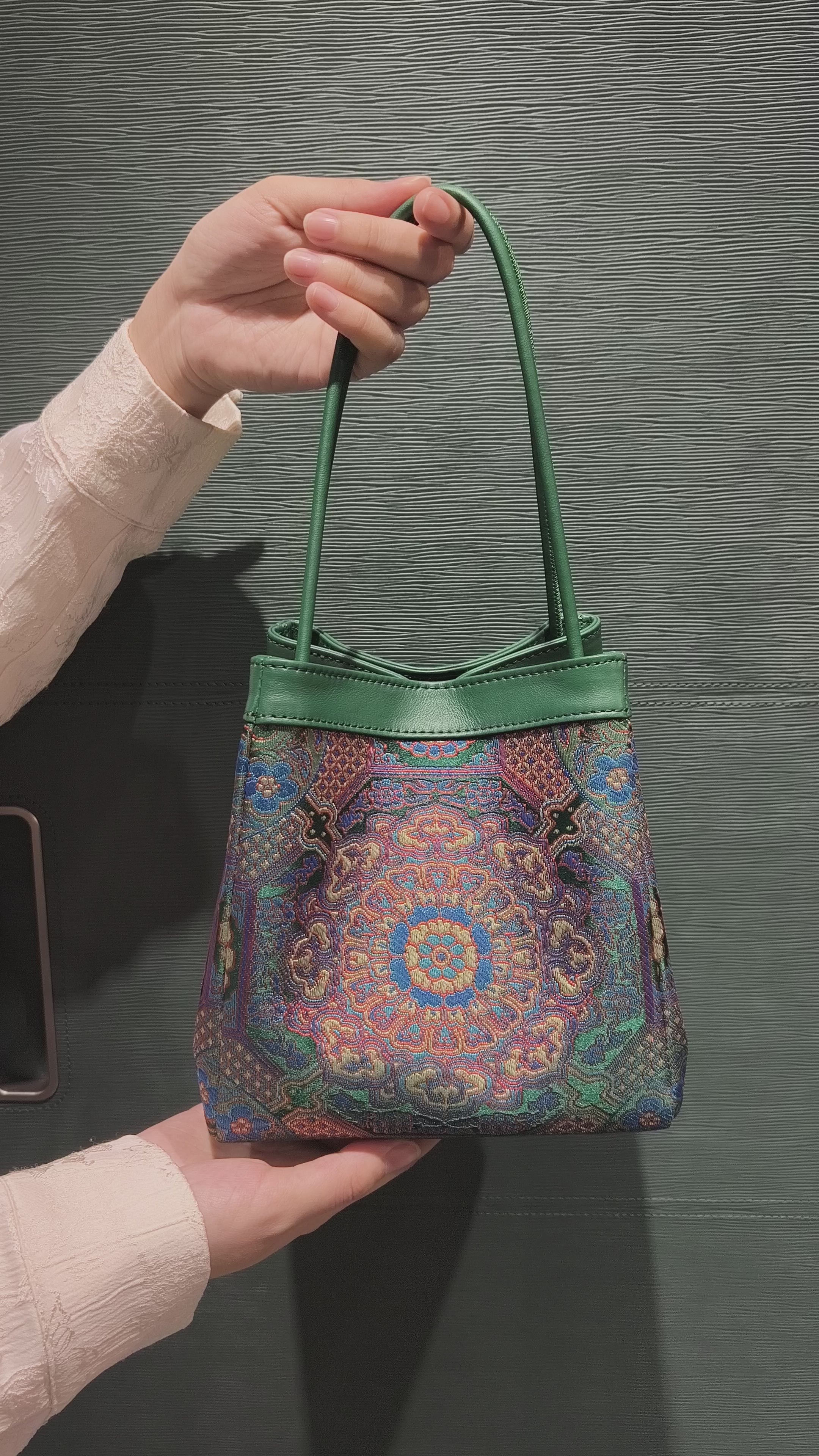 Phoenix Arc Bag – Brokat in Jadegrün